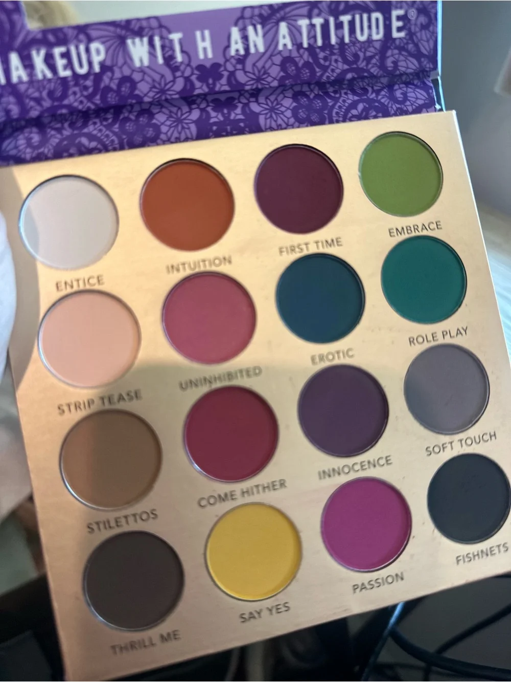 Colorful Eyeshadow Palette – Assorted Shades